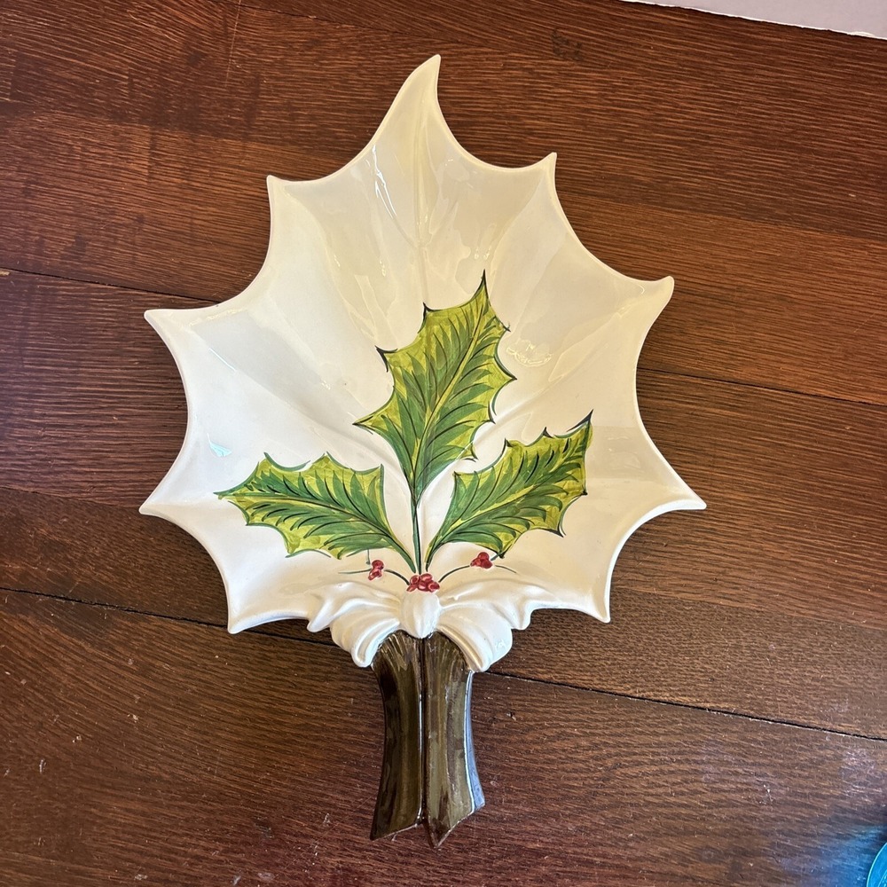Vintage Italy Hand Painted Holly Leaf Berries Candy Trinket Nut Christmas‎